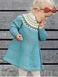 вязаное платье спицами на девочку 3 4 лет схемы Vyazanoe Plate Dlya Devochki Spicami 3 Goda Shema S Opisaniem Vyazaniya Detskogo Platya Knitting Girls Toddler Knit Dress Knit Dress Pattern