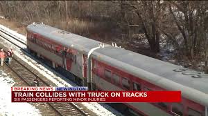 72 passengers were on board the train at the time. Amtrak Workers Escape Truck Moments Before Train Crash In Newington Fox61 Com