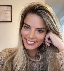 Jen Shipley's Instagram, Twitter & Facebook