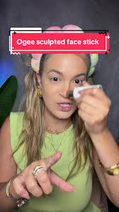 Descubre el Ogee Sculpted Face Stick para un contorno perfecto