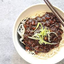 Anybody Love Korean Jajangmyeon As Much As I Do Well I Have A Vegan Version Adapted From The Great Maangchi Super Yummy Link In Bio Jajangmyeon