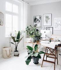 Inviter La Nature Dans Son Bureau Black Confetti Idees De Decor Decoration Maison Decoration Europeenne