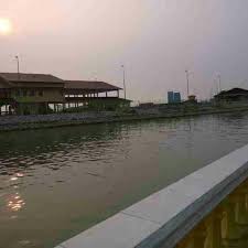 Muara bendera sebetulnya satu dari 4 muara sungai citarum, dimana 3 muara lagi yakni muara gembong, muara beting, dan. Medan Ikan Bakar Muara Sungai Duyung Melaka