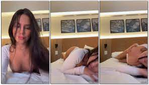 Poliana Arapiraca morena safada apertando os peitos naturais com tesão com  carinha de puta - XvideosOnlyfans