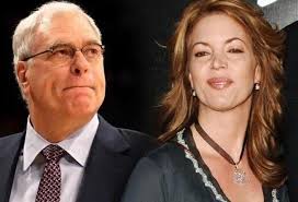 The Lakers female boss is almost 60 years old, and she is still single  today, and her recent photos are full of charm.