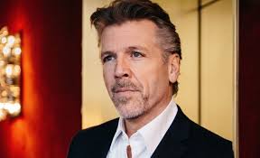 BIRTHDAY] Today is Thomas Hampson's birthday! The award-winning baritone is  astonishing in Mozart's “Rivolgete a lui lo sguardo”, conducted by Riccardo  Muti with the Vienna Philharmonic