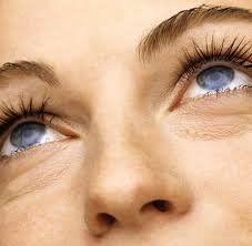 Neue Behandlungsmethode Jeder Mensch Kann Strahlend Blaue Augen Haben Welt