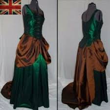 There are 3573 copper wedding dress for sale on etsy, and they cost $126.76 on average. Alternative Gothic Steampunk Green And Copper Silk Wedding Dress Size 12 Ebay