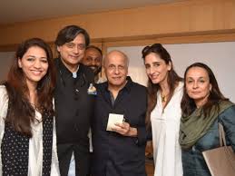 Indian mp and former un diplomat shashi tharoor has been cleared of all charges related to aiding his wife's suicide. Modi After Modi S B Town Meetings Now Shashi Tharoor Meets A Delegation Of Film Makers Actors The Economic Times