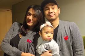 Akun dailymotion official dari penulis, sutradara tv dan standup comedian raditya dika. Raditya Dika Dan Anissa Aziza Umumkan Kehamilan Anak Kedua