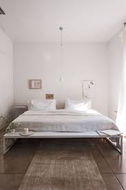 But how do you know which minimalistic bedroom ideas for small rooms will work for you? Pin By Aviva Gabriel On Bedroom Remodel Bedroom Small Room Design Small Bedroom