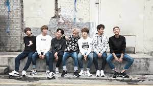 Bts Laptop Wallpapers Top Free Bts Laptop Backgrounds Wallpaperaccess Creciendo en los suburbios que rodean gotham gordon idealizo la ciudad como una glamurosa y emocionante metropolis donde su difunto padre sirvio como un exitoso fiscal de distrito. bts laptop wallpapers top free bts