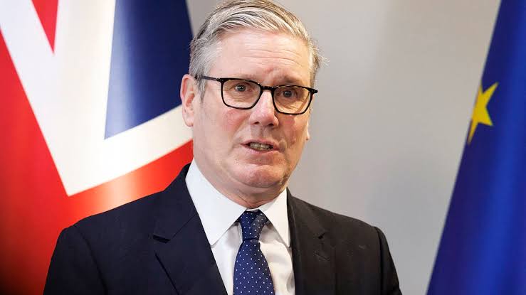 Labour MP openly accuses Starmer's top aide of LYING about having his phone  stolen as Mandelson crisis deepens | Daily Mail Online