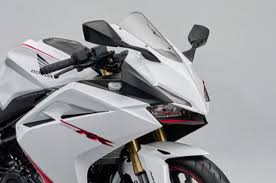 Berbagai macam warna pada motor merk kawasaki dan fungsinya adalah sebagai berikut ini : Cbr250rr Warna Putih Resmi Dipasarkan Di Jepang Harganya Tembus Rp 100 Juta Gridoto Com