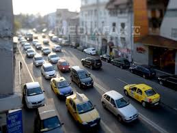 La petrecerea anului bucurestenii sunt invitati in fata scenei din piata george enescu pentru cel mai. Trafic RestricÅ£ionat In CapitalÄ In Ajunul Anului Nou 30 000 De Oameni AsteptaÅ£i La Manifestarea Din PiaÅ£a