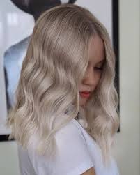 Blonder Blonder On Instagram Hairbylindal Follow Blonderandblonder For Blonde In 2020 Medium Hair Styles Cool Blonde Hair Hair Inspiration