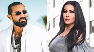 وتعد سمية الخشاب الضيفة السابعة عشر لرامز جلال في البرنامج، حيث كان أول ضحاياه المطرب أحمد سعد، والثاني لاعب نادي بيراميدز ومنتخب مصر رمضان صبحي، والثالث كلا من مطرب المهرجانات حمو بيكا والراقصة لوردينا، والرابعة كانت الفنانة ويزو، أما الخامس فكان. Ø­ÙƒÙ… Ø¨Ø³Ø¬Ù† Ø³Ù…ÙŠØ© Ø§Ù„Ø®Ø´Ø§Ø¨ Ù„ØµØ§Ù„Ø­ Ø£Ø­Ù…Ø¯ Ø³Ø¹Ø¯ ÙÙ†Ø§Ù†ÙˆÙ† ÙÙŠ Ø£Ø²Ù…Ø© Ø¨Ø³Ø¨Ø¨ Ø´ÙŠÙƒØ§Øª Ø¨Ø¯ÙˆÙ† Ø±ØµÙŠØ¯ Ø§Ù„Ù†Ù‡Ø§Ø±