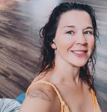 Sarah McSweeney Music (@sarahmcsweeneymusic) • Instagram photos and videos