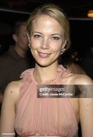 1 029 photos et images haute résolution de Pell James Pell James