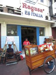It may be made from dairy milk or cream and is flavoured with a sweetener. Es Krim Ragusa Jln Veteran No 10 Jakarta Es Krim Makanan Dan Minuman Makanan