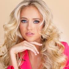 Natalie Lamm's Instagram, Twitter & Facebook