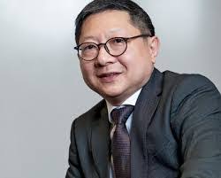 Ernest Leung's Instagram, Twitter & Facebook