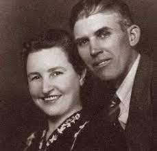 Polly Hatfield's Instagram, Twitter & Facebook