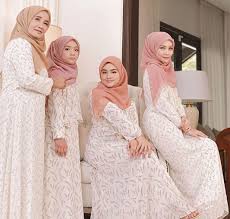 As salam….saya peminat puan rozita….puan memang mempunyai semangat yang kuat….allah s.w.t sudah memilih insan yang dia sayang untuk diuji….sedih n sebak biler saya baca. Cantiknya Kakak Tu Dah Anak Dara Dah Netizen Berita Kopak Cc