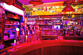 Paris may well have been the world's ultimate cocktail city during the roaring '20s, but it's only recently regained its stripes when it comes to mixology worth splashing out on. The 5 Best Craft Beer Bars In Paris