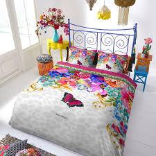 Melli Mello Mako Satin Bettwasche Floura In Seidenweicher Baumwolle Mit Edlem Schimmer Ubergrosse Bunte Bluten V Bettwasche Federbetten Mako Satin Bettwasche