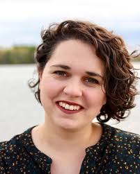 Caroline Rosa's Instagram, Twitter & Facebook