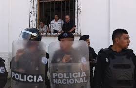 Hanno inscenato un inseguimento e mi hanno bloccato». Nicaragua Padre Edwing Roman E 13 Madri Di Detenuti Politici In Sciopero Della Fame Abbandonano La Parrocchia Assediata Grazie A Canale Umanitario Agensir