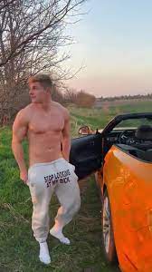 HOT MEN NAKED IN HIS CAR - ThisVid.com