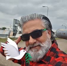 من يحرّر يحكم …