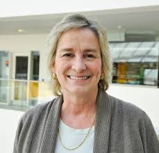 Ellen Hildreth's Instagram, Twitter & Facebook