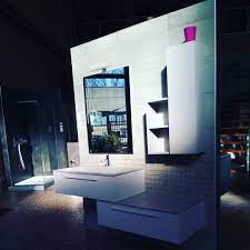Il Discount Della Piastrella On Instagram Showroom Ildiscountdellapiastrella Arredano Azzurra Resina Azzur Bathroom Mirror Bathroom Lighting Home Decor