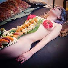 This is what it's like to be a Naked Sushi Model (Photos)