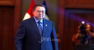 Hey, sby rub my back, or i'll transform into a pig! Sby Moeldoko Salah Besar Jpnn Com