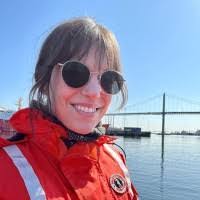 Kim Sankey's Instagram, Twitter & Facebook