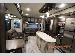 Based in rural indiana, grand design rv is focussing its attention on fifth wheels and fifth wheel toy haulers that are loaded with amenities. Final Closeout On The Grand Design Solitude 377mb Fifth Wheel Bullyan Rvs Blog