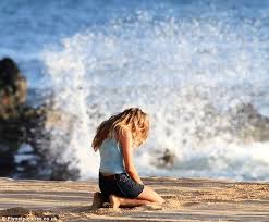 Indiana evans in blue lagoon: Indiana Evans And Brenton Thwaites Makes Waves As They Writhe Around The Sand In Hawaii For Blue Lagoon Remake Daily Mail Online