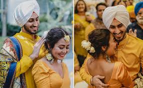 Neha kakkar full wedding video with rohanpreet singh 24/10/2020 latest mata ki bhetein live audio watch now thexvid the. Neha Kakkar Rohanpreet Singh Wedding Video Out It S Official