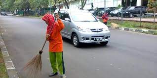 Oleh bpjs onlinediposting pada 12 desember 2015. Kerja Ditambah Gaji Penyapu Jalan Disunat Setengah