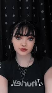 Lacy Knox's Instagram, Twitter & Facebook