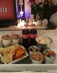 I Just Like The Cookies On Top Of The Glass Of Milk How Cozy Gutes Essen Essen Fur Partys Pyjamaparty