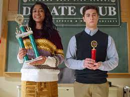 The actress lives in canada with her father and mother. Jaren Lewison Und Darren Barnet Uber Das Liebesdreieck Never Have I Ever Nach Welt