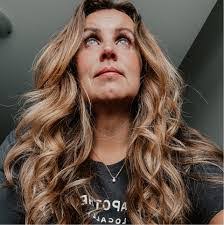 Shonda Dean's Instagram, Twitter & Facebook