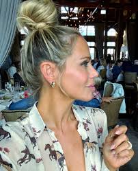 Hair up, hoops out!💎 https://melindamaria.la/3Y5hsrJ #Hoops #earrings  #style #fashion