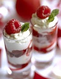 Trifles Aux Fruits Rouges Pour 2 Personnes Recettes Elle A Table Recette Recette Recette Verrine Sucree Recettes De Cuisine