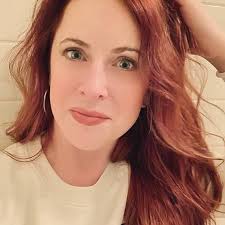 C'est avec une immense tristesse que nous vous annonçons le décès de Susie  Benoit, survenu accidentellement à Rimouski, le mercredi 1er décembre 2021,  à l'âge de 42 ans. Née le 26 mai